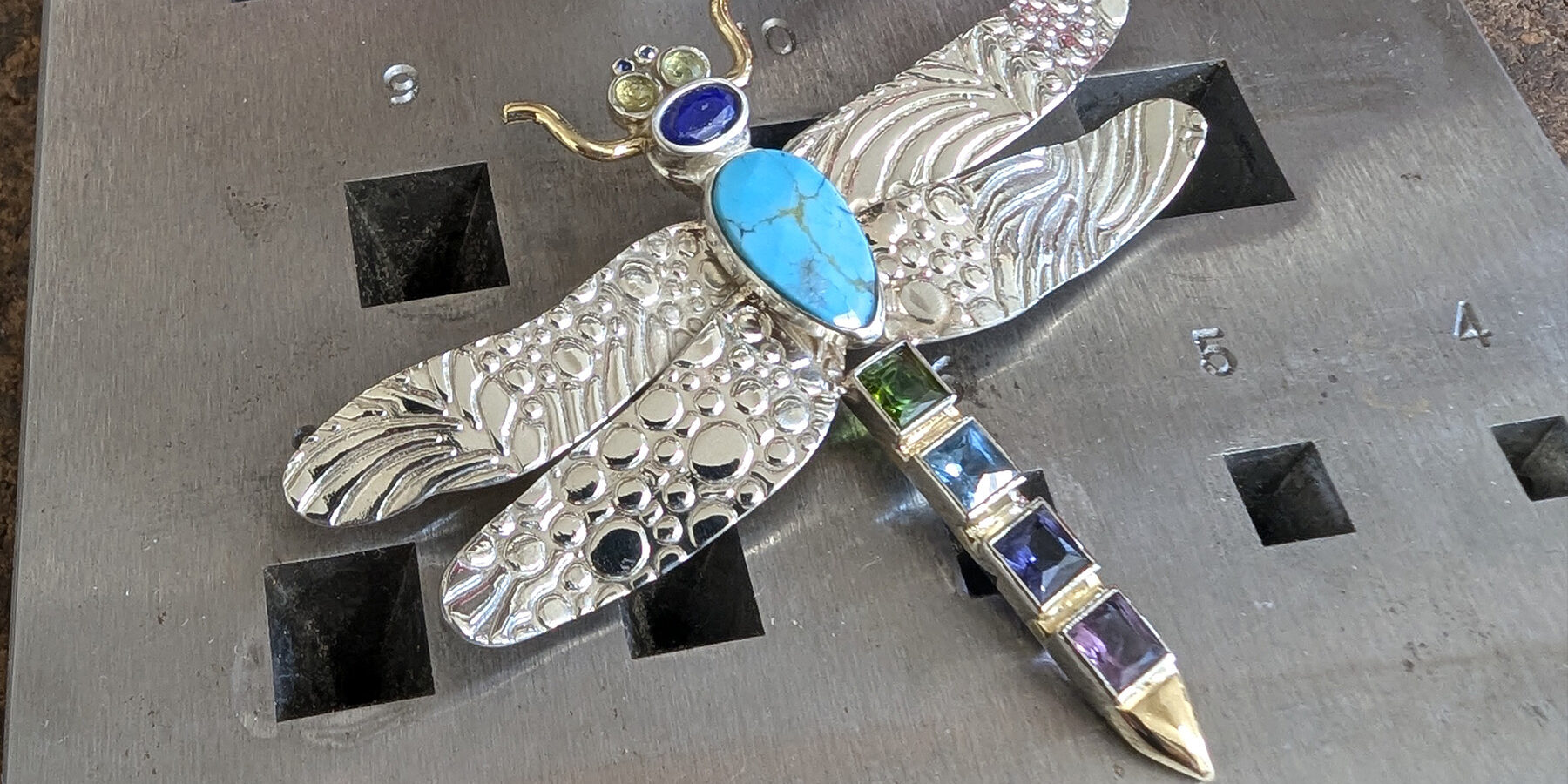 Dragonfly pendant brooch