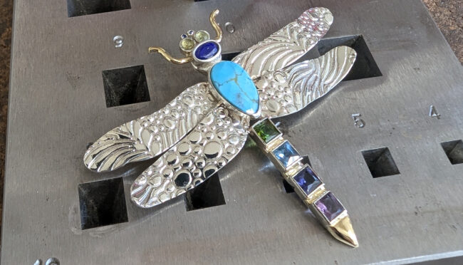 Dragonfly pendant brooch